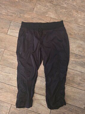 The North Face Ladies Black XL Lightweight Crop Pull On Performance Pants EUC